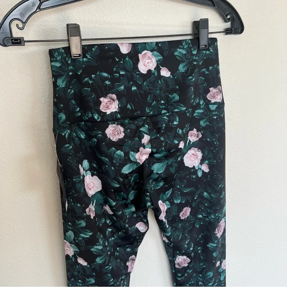 New Onzie Hot Yoga High Rise Legging 228 Rose Bud Floral Print NWT Casual Women - Picture 8 of 10
